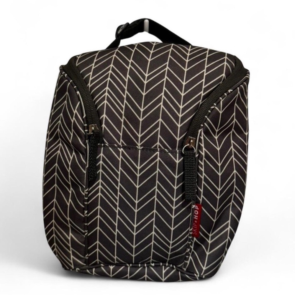 Stylish Skip Hop Charcoal and White Chevron Bottle Cooler Bag